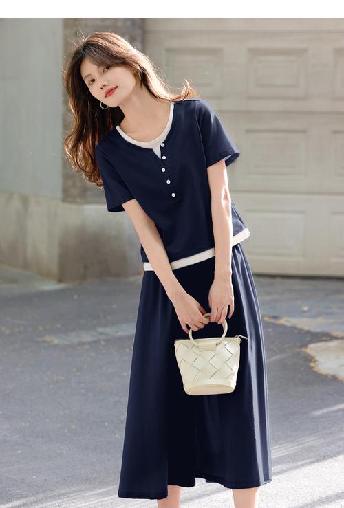 2025夏女装套装怎么选？-图2