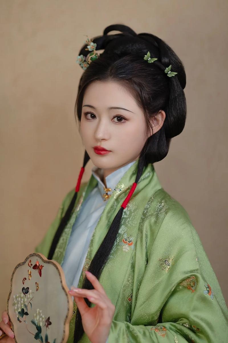 汉朝女装发型有何独特形制？-图3