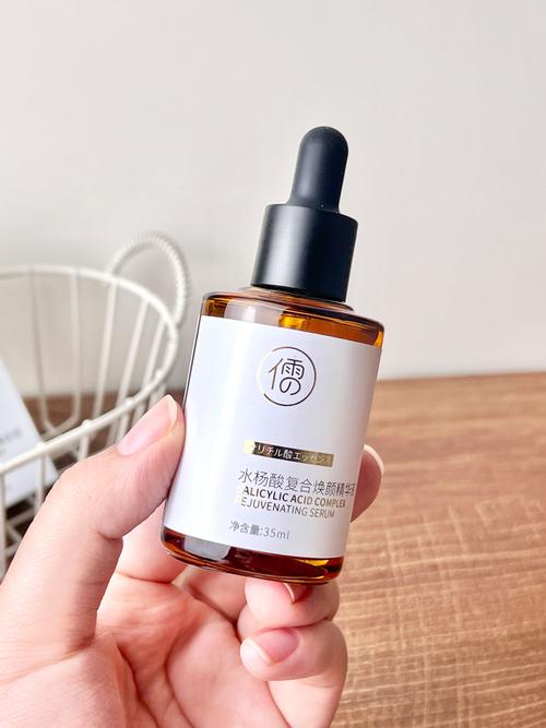 闭口痘痘护肤品怎么选？-图2