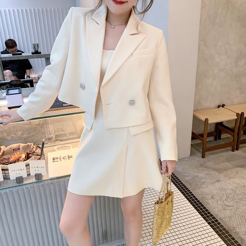 白色休闲套装女装图片，有哪些款式推荐？-图2