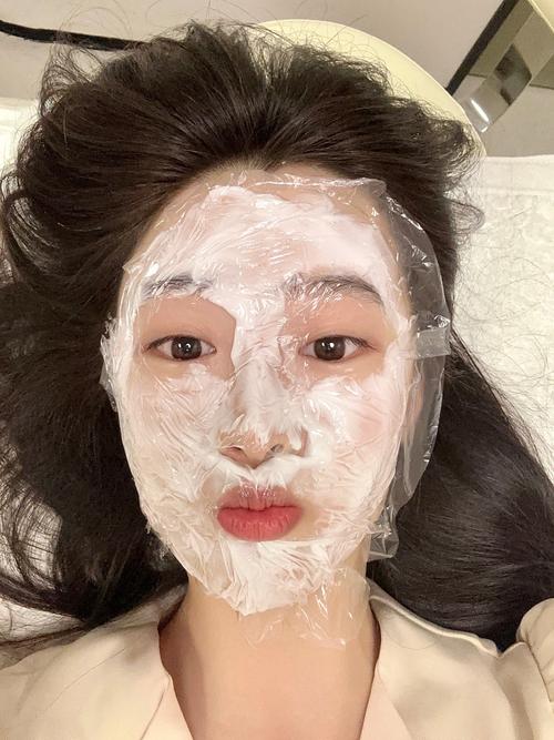 护肤品涂脸黏腻怎么办？-图2