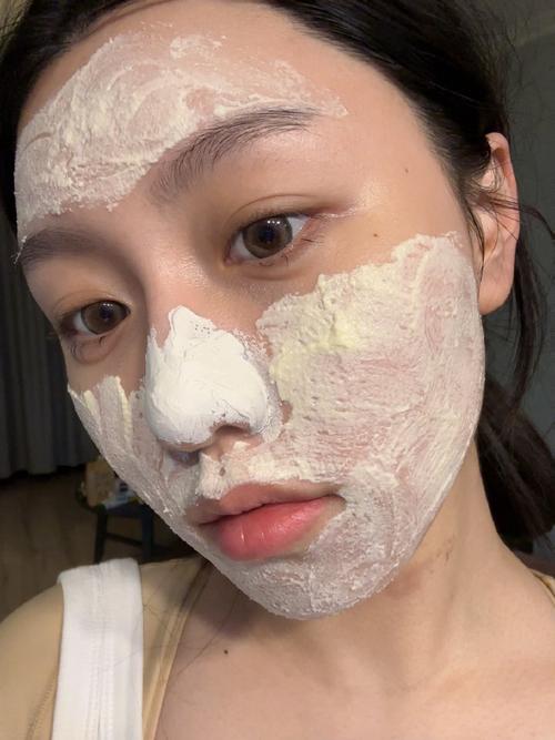 护肤品涂脸黏腻怎么办？-图3
