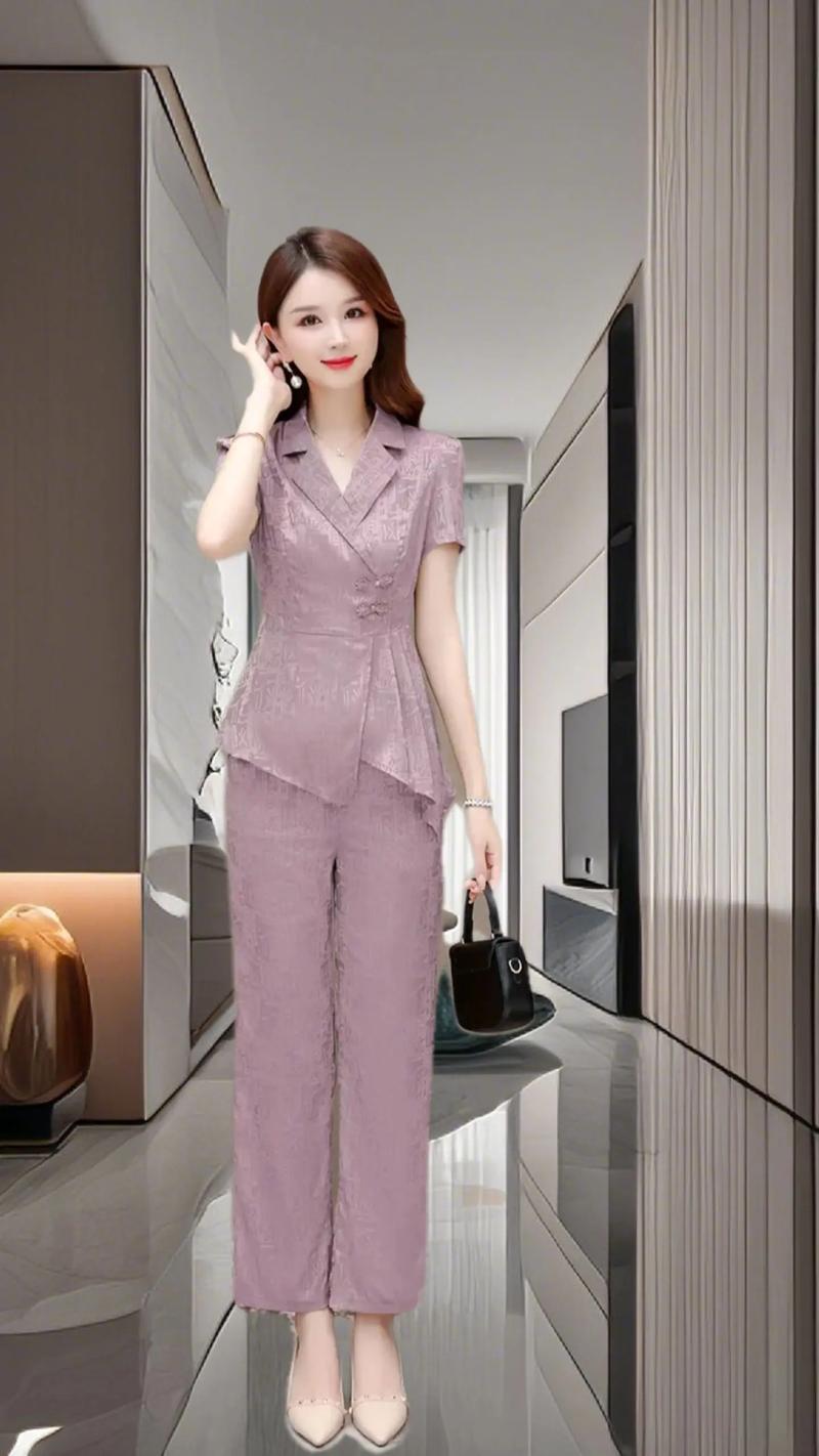 流行女装品牌有哪些？-图2