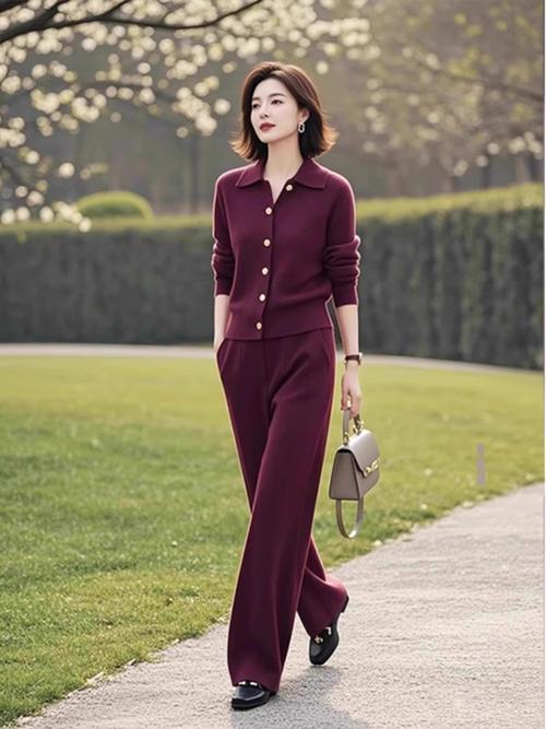 女装套装图片有哪些款式推荐？-图2