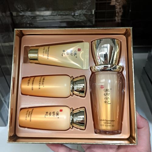 27岁选护肤品，该抗初老还是先维稳？-图3