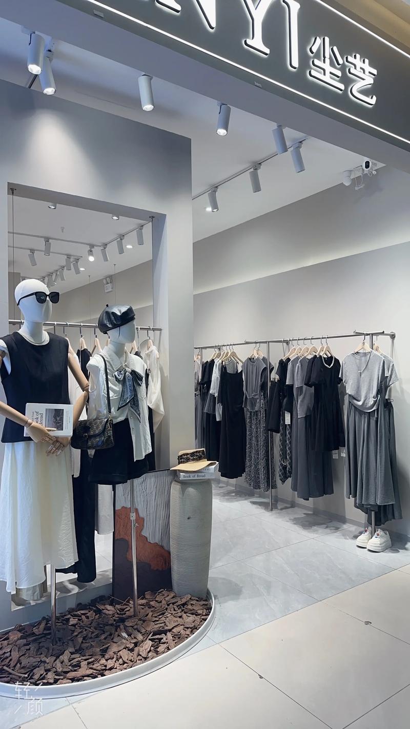 品牌年轻女装图片,如何选对风格?-图1 品牌年轻女装图片,如何选对风格?-图1