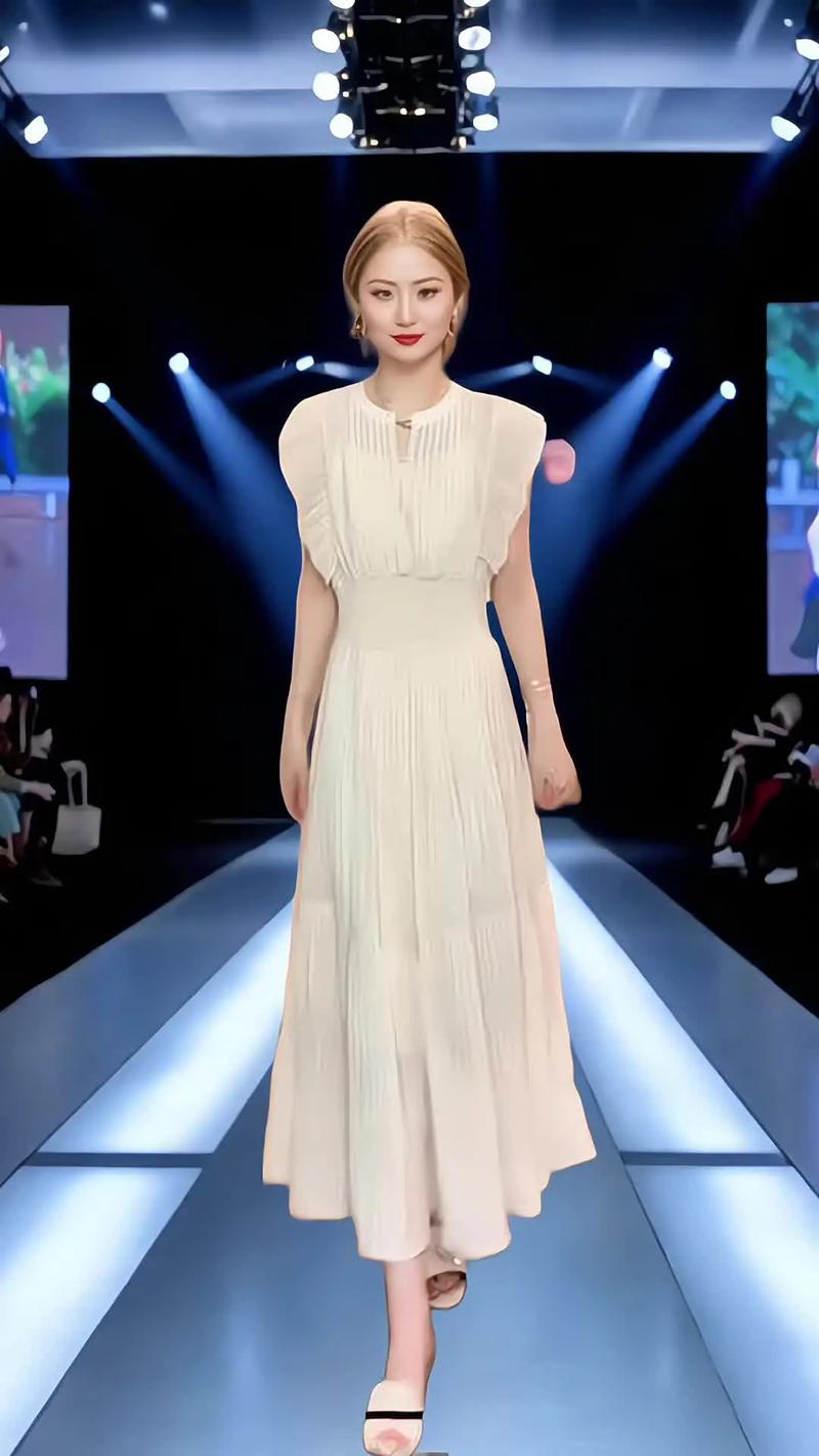 2025淑女女装,如何定义新时尚?-图3 2025淑女女装,如何定义新时尚?-图3