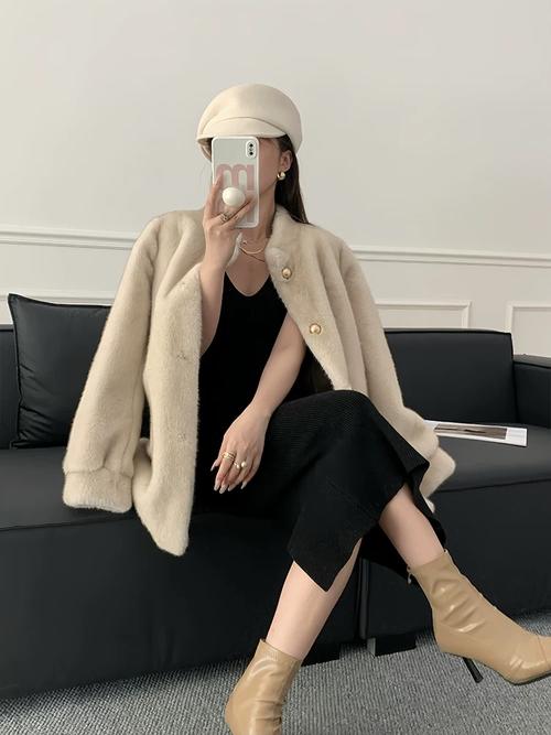 2025冬款女装皮草，保暖与时尚如何平衡？-图3