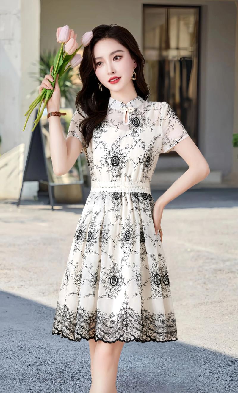 新款女装图片，哪款最戳你心？-图2