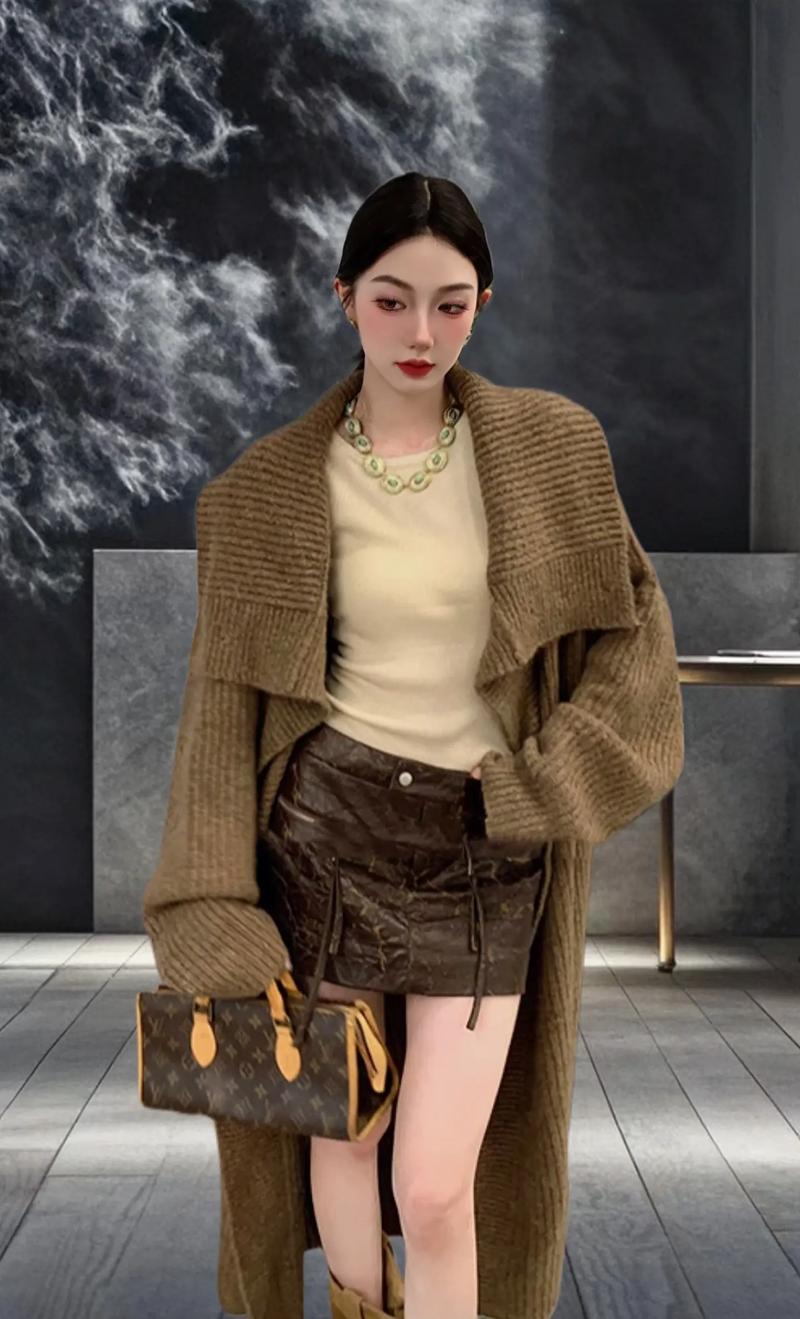 高领毛衣外套怎么搭才好看？-图1