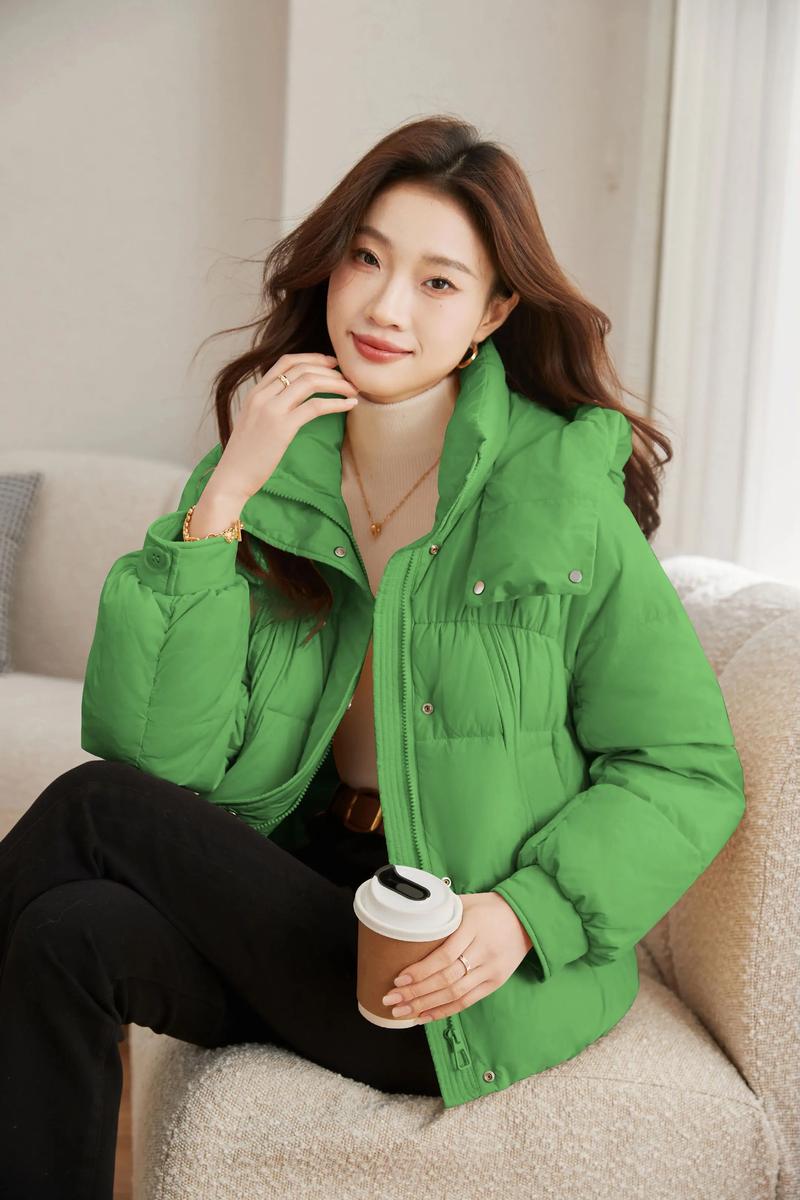 短款羽绒服怎么搭显瘦？-图1