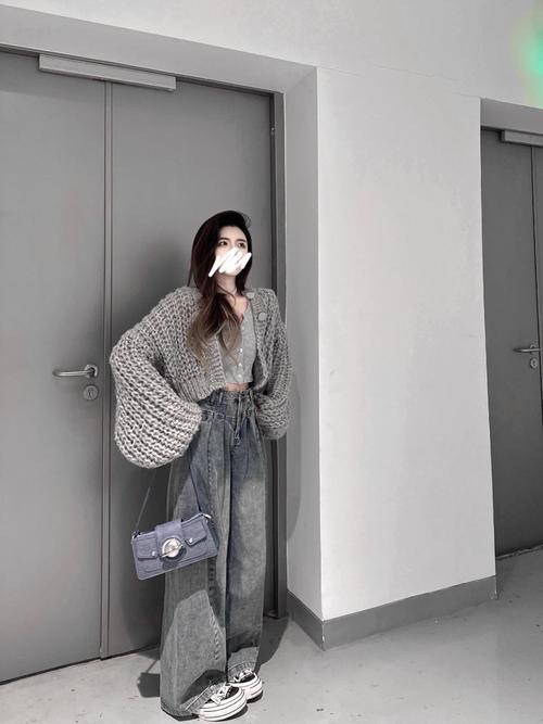 灰色女装怎么搭好看？-图2