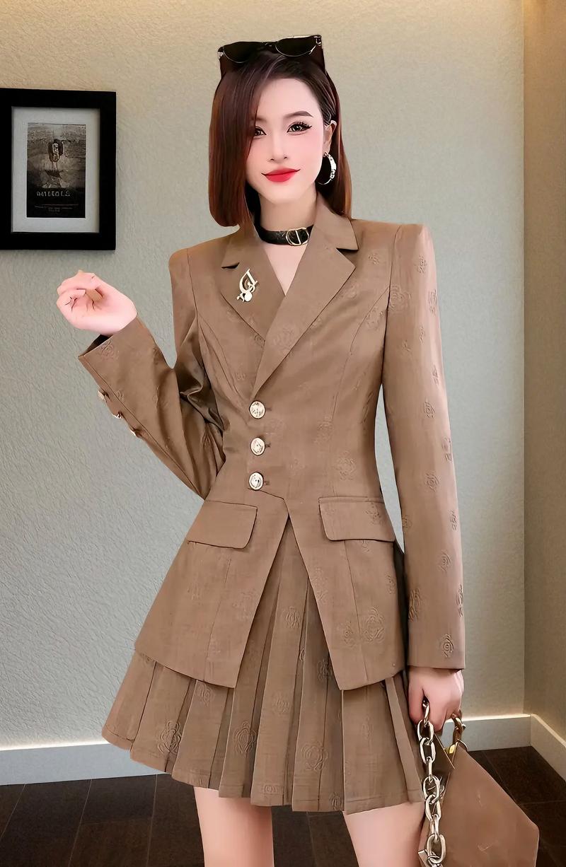 当下女装风格流行趋势是什么？-图2