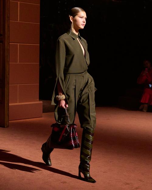 芬迪2025秋冬女装，新季风格如何演绎？-图3