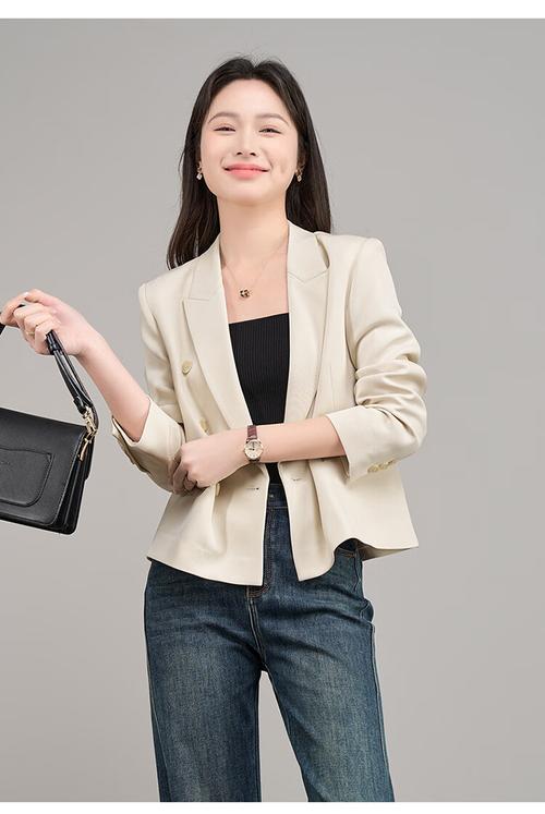 秋季女装新款休闲，选哪件更合适？-图1