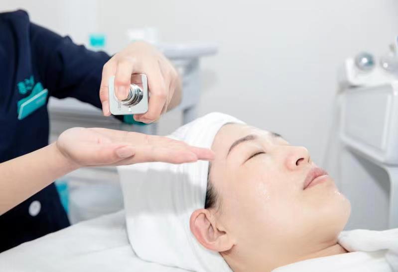 长期面对电脑，皮肤该怎么护？-图1