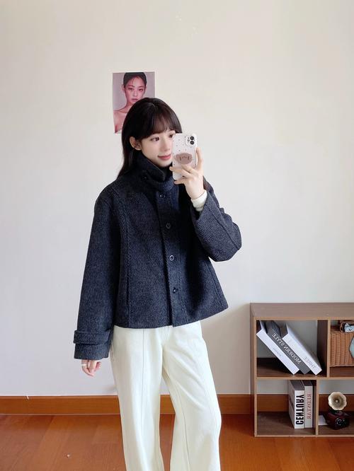 秀美星星女装毛领外套-图1