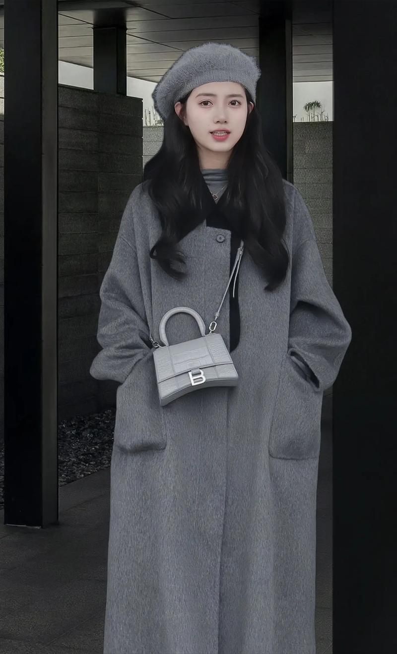 灰色大衣百搭吗？怎么搭才高级？-图1